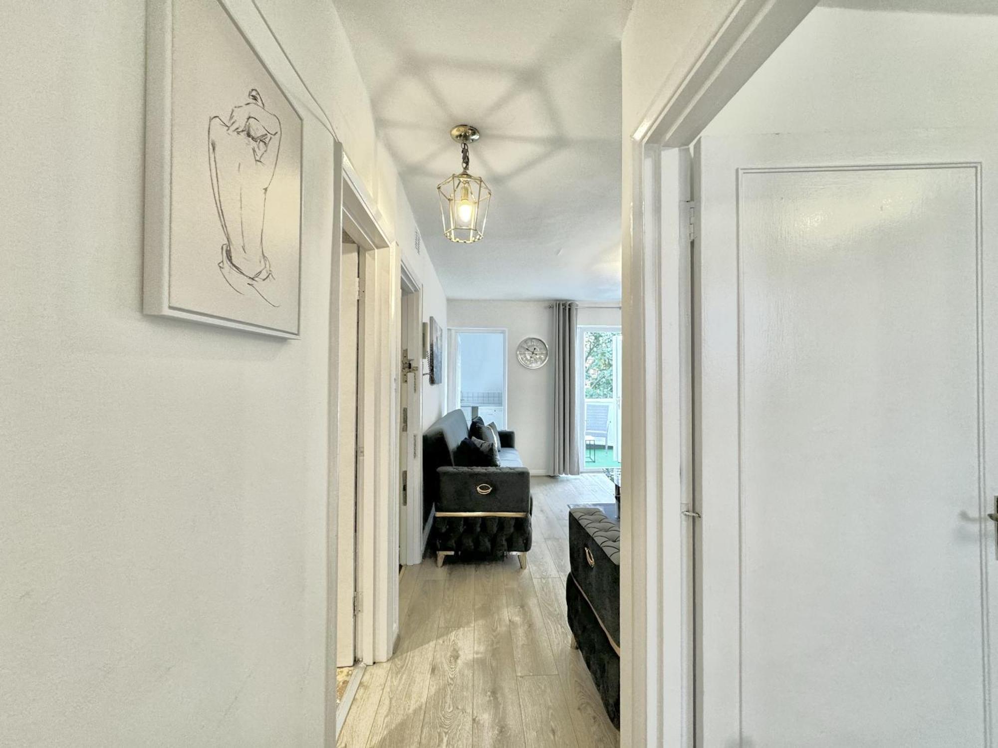 Newly Renovated Kensington 2 Bedroom Apartment With Balcony Near Harrods Sleeps 6, 2 Min Walk From Station Londres Exterior foto