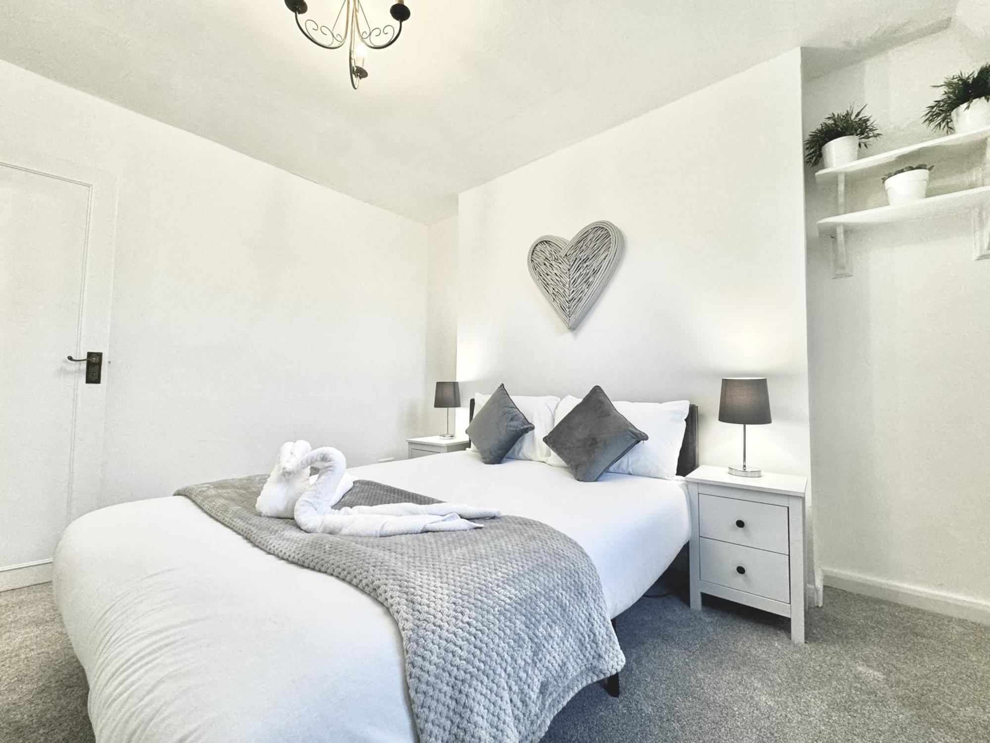 Newly Renovated Kensington 2 Bedroom Apartment With Balcony Near Harrods Sleeps 6, 2 Min Walk From Station Londres Exterior foto