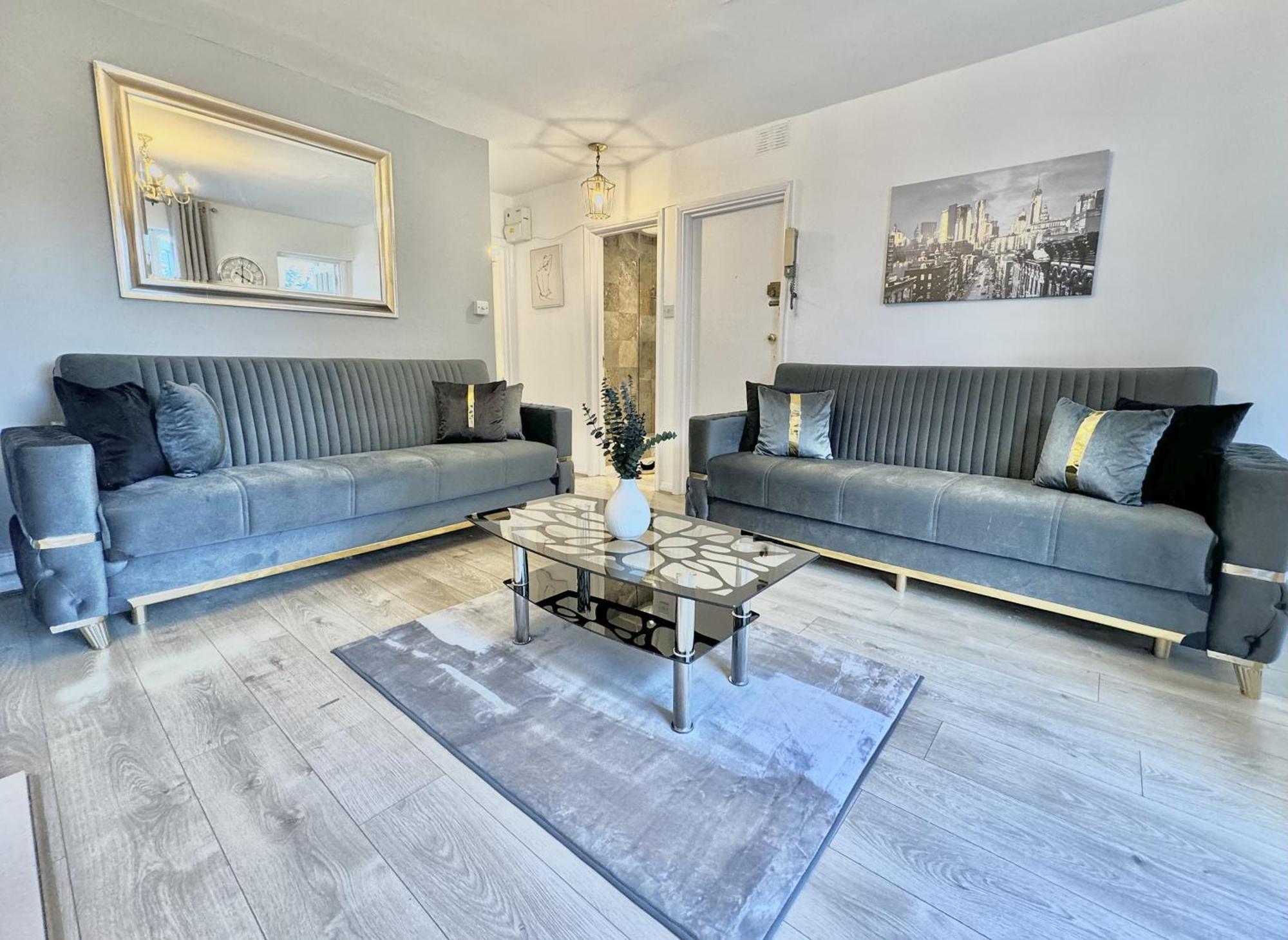 Newly Renovated Kensington 2 Bedroom Apartment With Balcony Near Harrods Sleeps 6, 2 Min Walk From Station Londres Exterior foto
