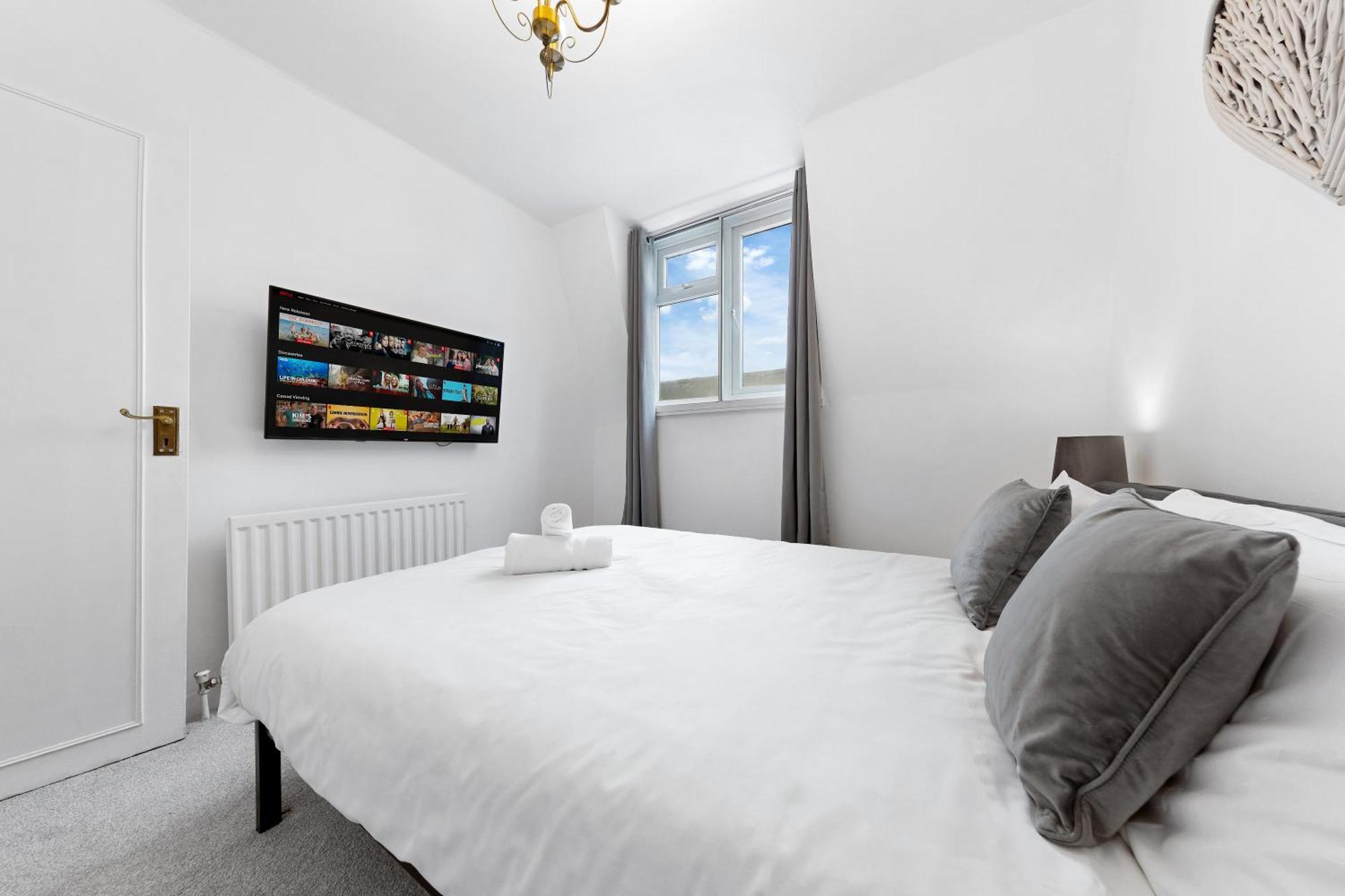 Newly Renovated Kensington 2 Bedroom Apartment With Balcony Near Harrods Sleeps 6, 2 Min Walk From Station Londres Exterior foto