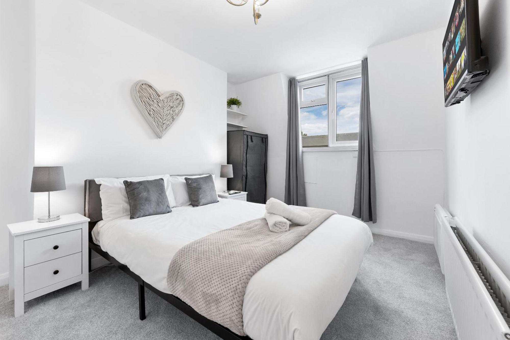 Newly Renovated Kensington 2 Bedroom Apartment With Balcony Near Harrods Sleeps 6, 2 Min Walk From Station Londres Exterior foto